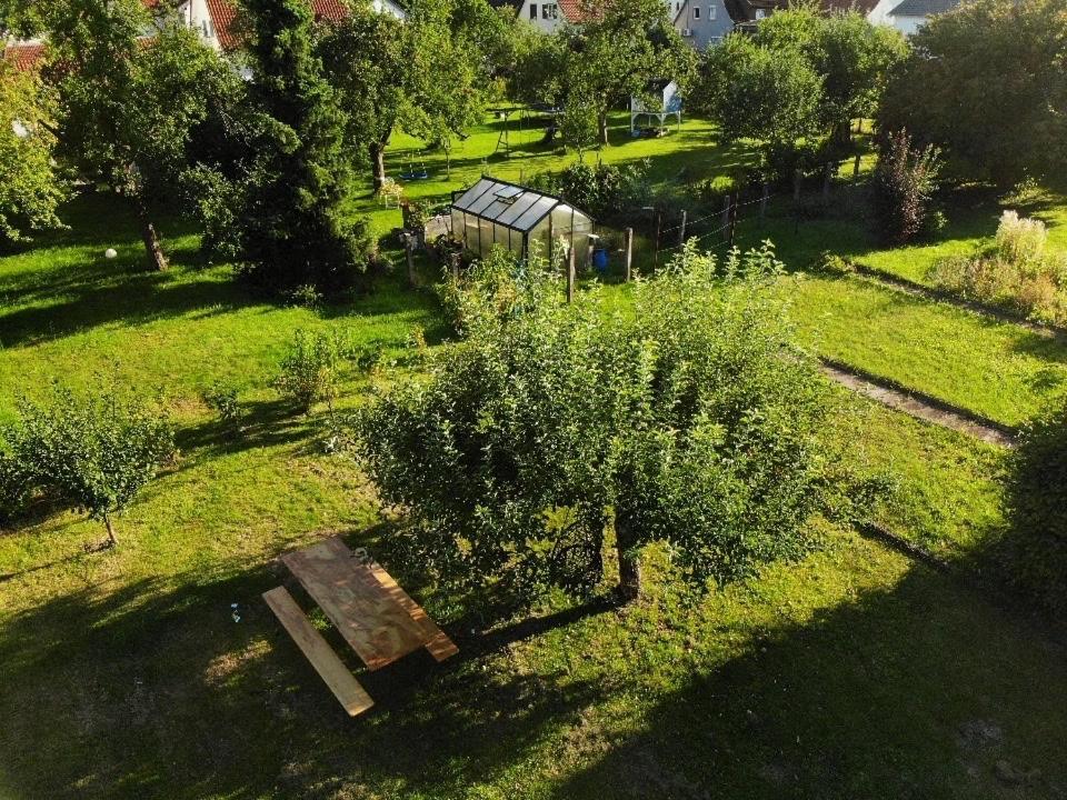 Gemuetliche 3 Zimmer Wohnung Mit Grosszuegiger Terrasse Im Gruenen Reutlingen Exterior foto
