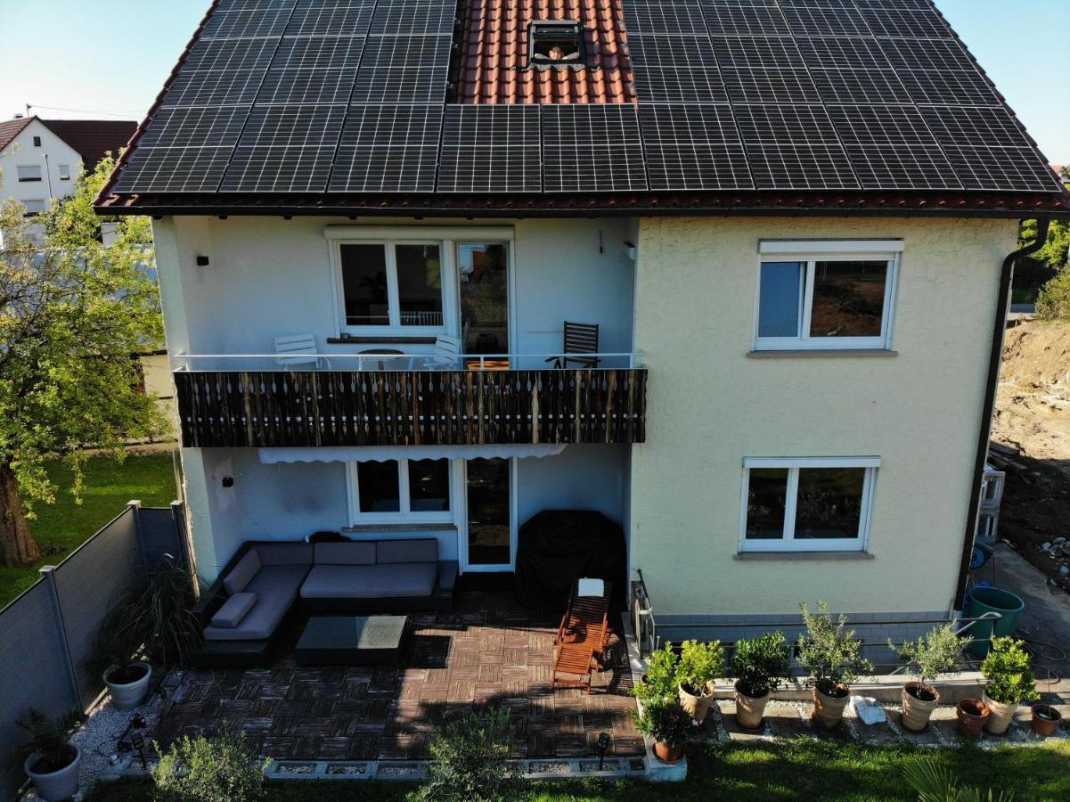 Gemuetliche 3 Zimmer Wohnung Mit Grosszuegiger Terrasse Im Gruenen Reutlingen Exterior foto