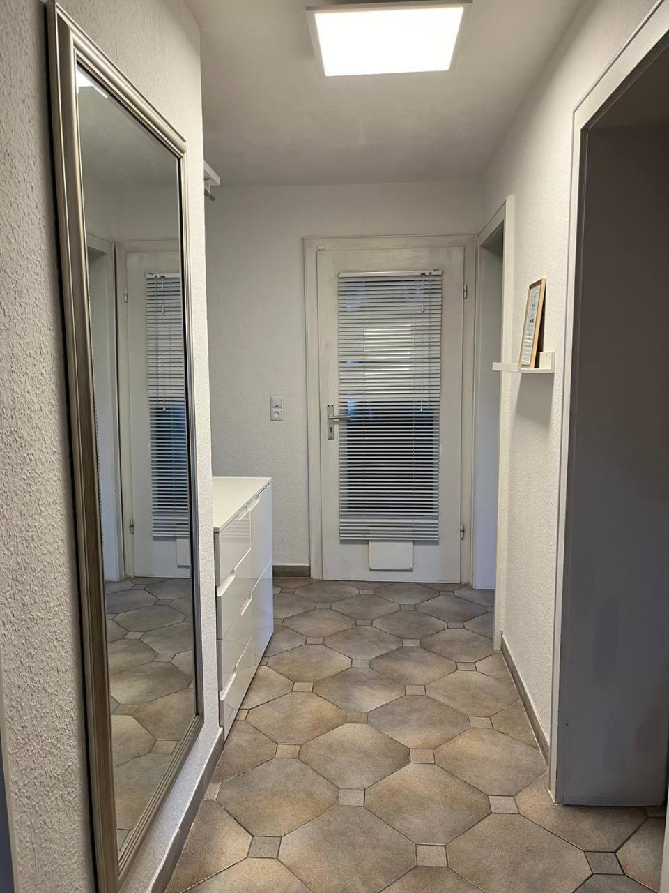 Gemuetliche 3 Zimmer Wohnung Mit Grosszuegiger Terrasse Im Gruenen Reutlingen Exterior foto