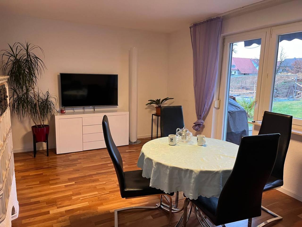 Gemuetliche 3 Zimmer Wohnung Mit Grosszuegiger Terrasse Im Gruenen Reutlingen Exterior foto